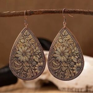 Southwest Style Sunflower Design Leather Earrings